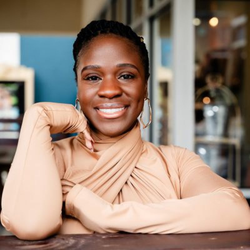 Napiya-Headshot_Tikso_2024-400x400